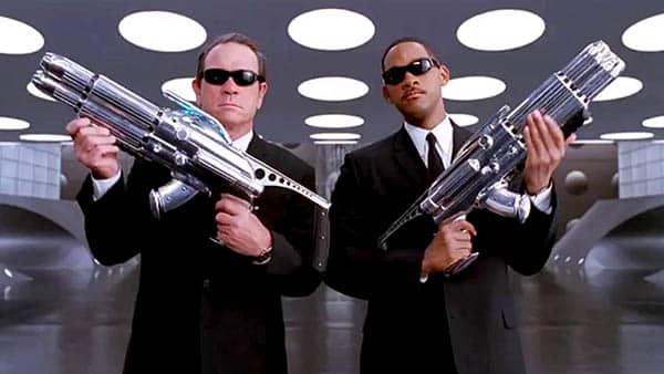 men in black - tommy lee jones and will smith wield some big guns - best buddy cop movies ever